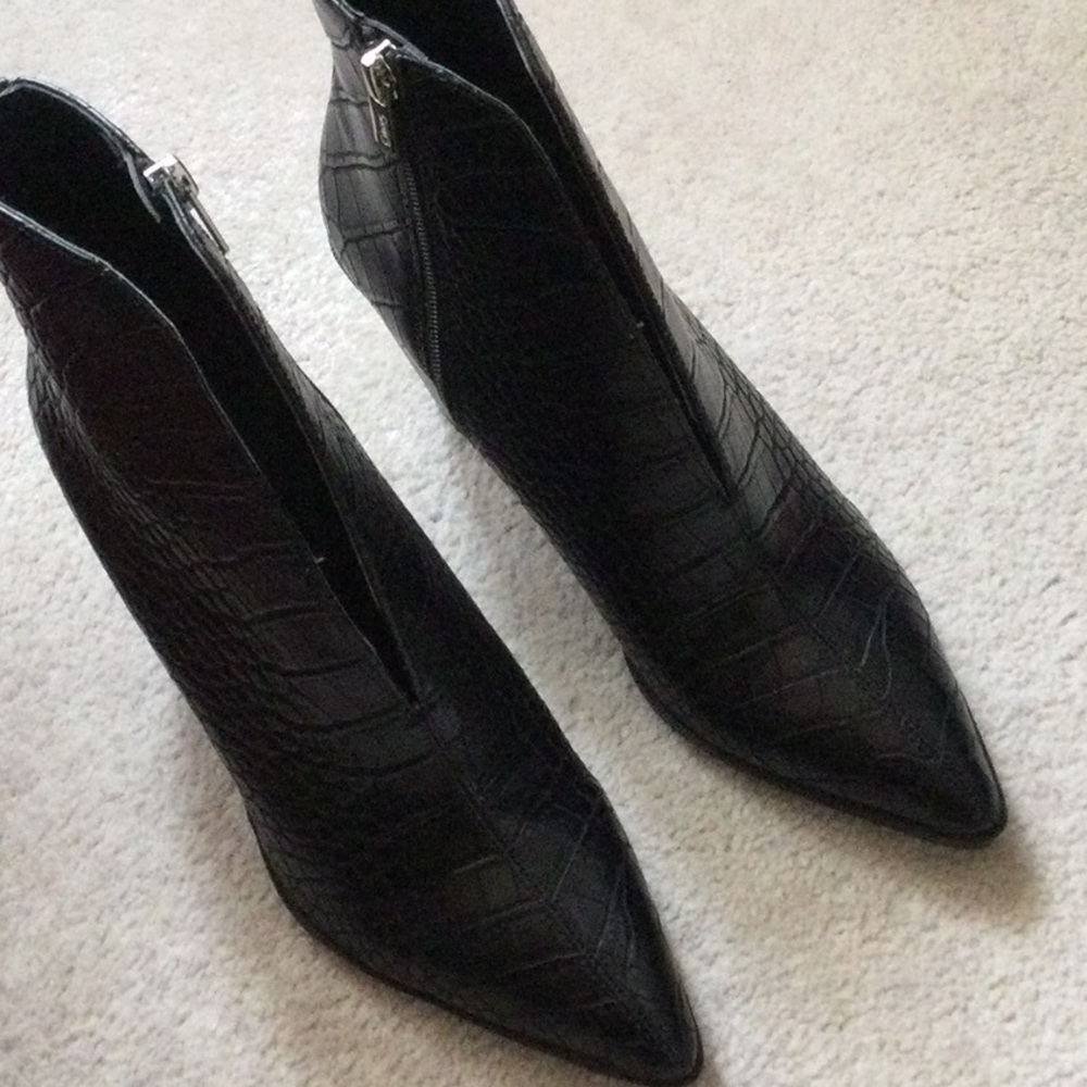SOLD NIB Circus by Sam Edelman Colleton Booties - Picture 5 of 9